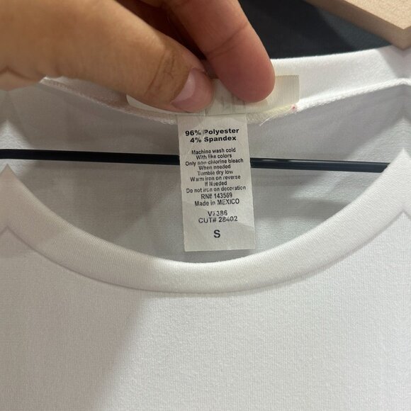 Womens Graphic Tee White Rhinestone Queen Like Mom T Shirt NWT Size Small Bling - Picture 4 of 8